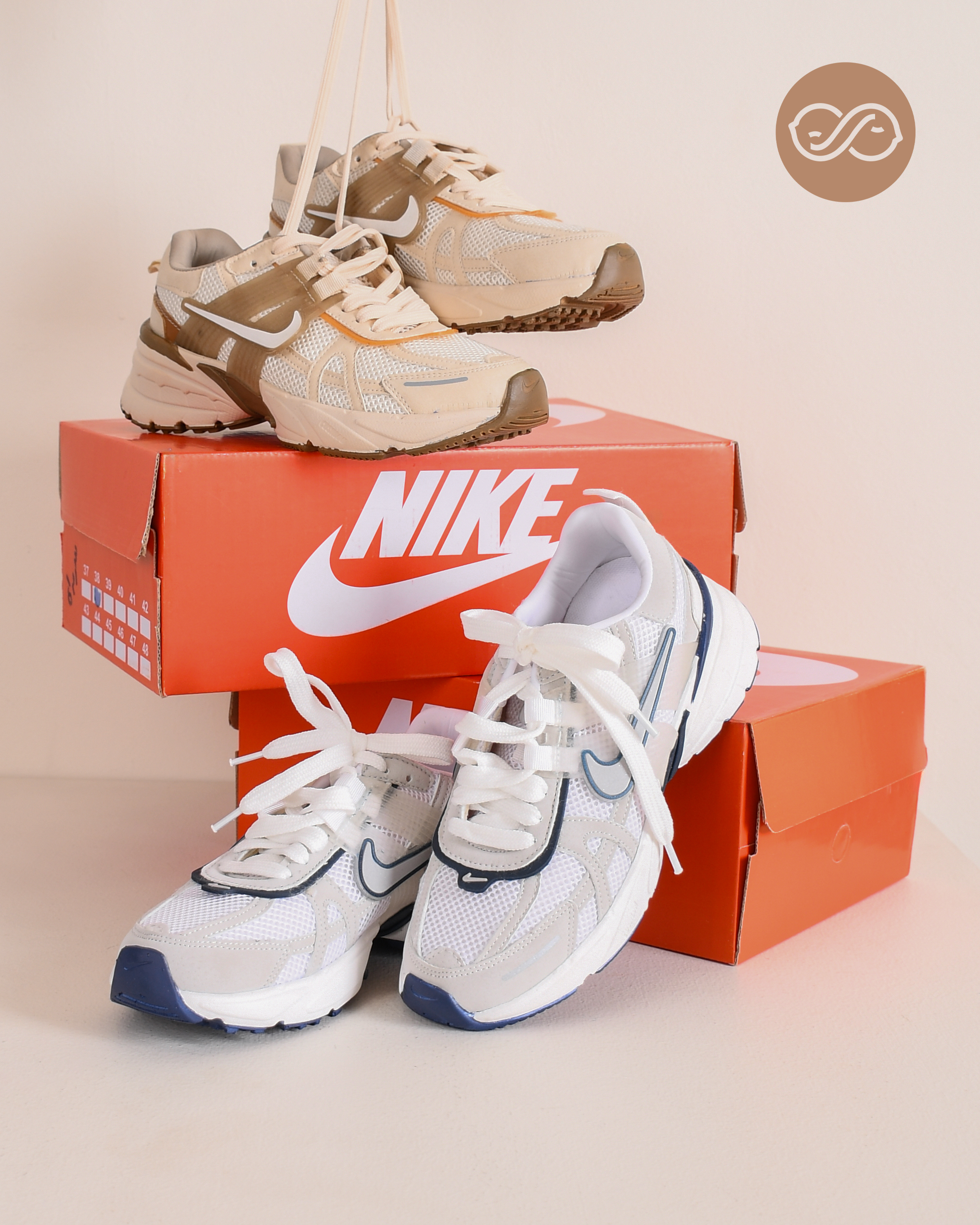 کتونی ورزشی نایک v2k D00221