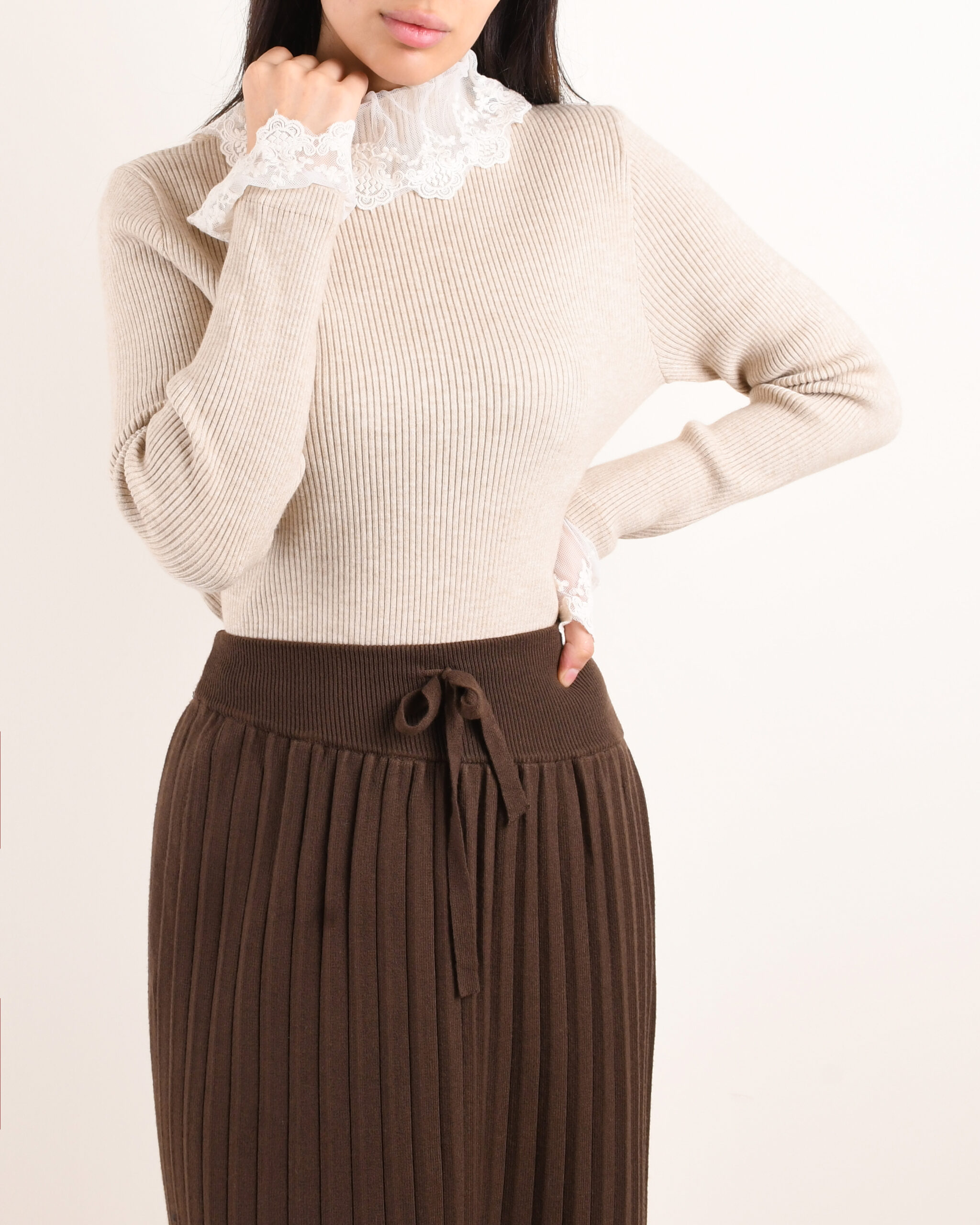 بلوز بافت یقه گیپوری L009