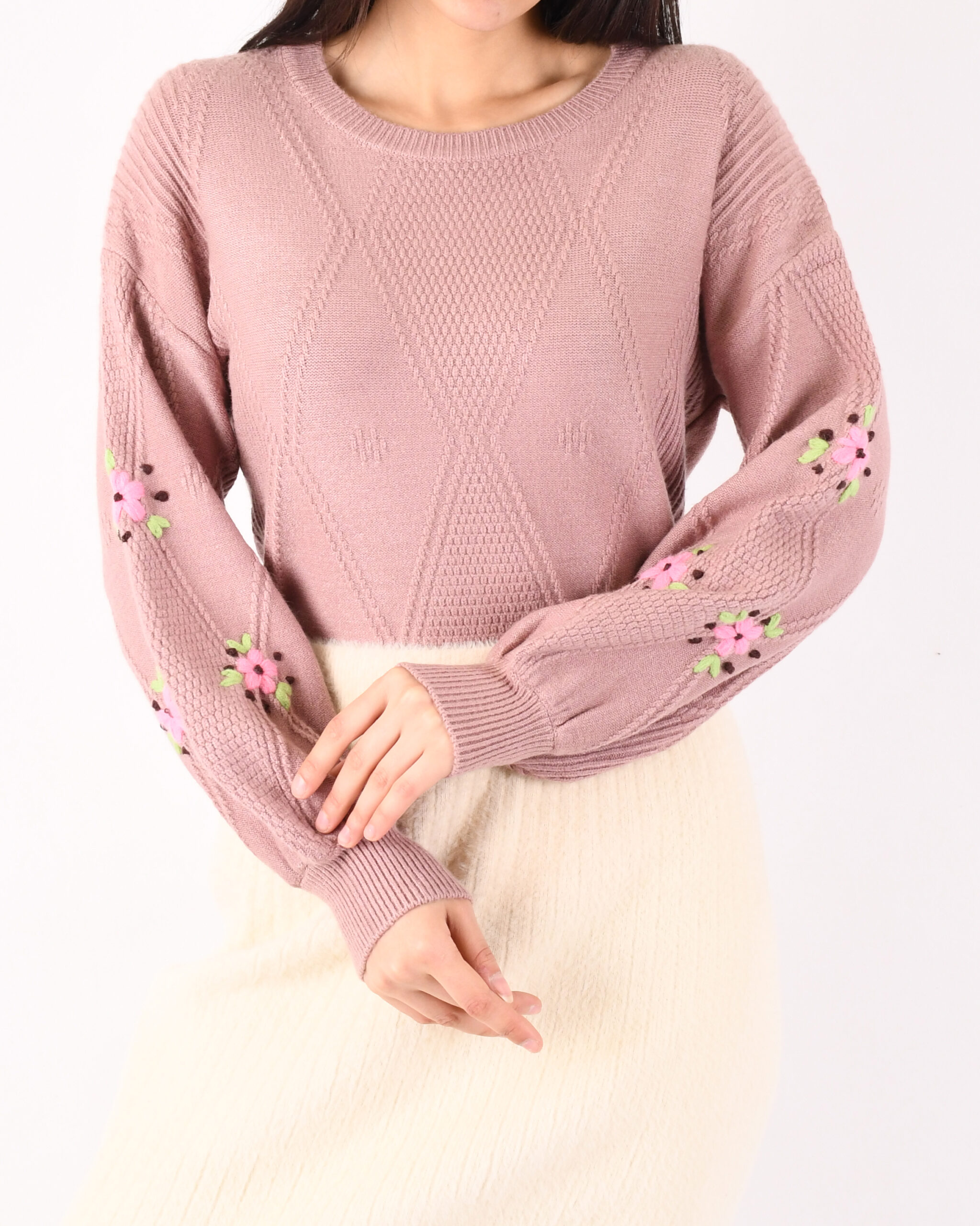 بافت آستین گلدوزی L00474