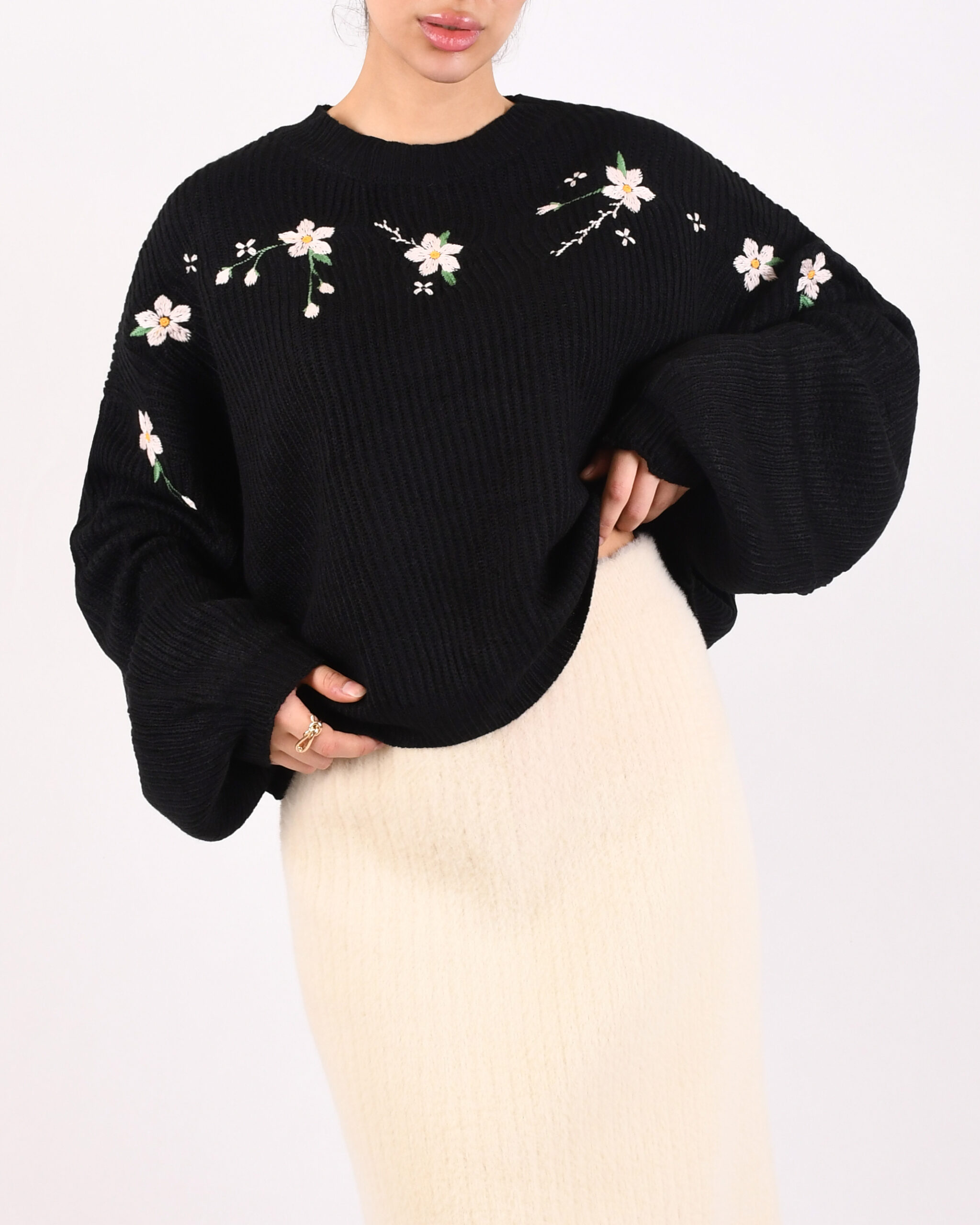 بافت یقه گلدوزی  L00408